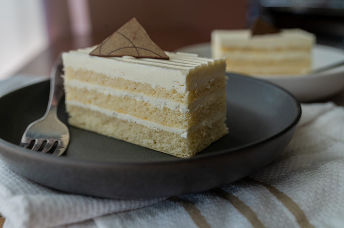 slice cake vanilla bakery