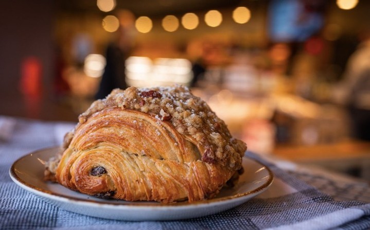 Back for this weekend only, the Espresso Chocolate Croissant combines chocolate, amandine cream, coffee, and Two Beans Brew Coffee/Cocoa Liqueur and is topped with a pecan crumble. Order yours asap in order not to be disappointed.