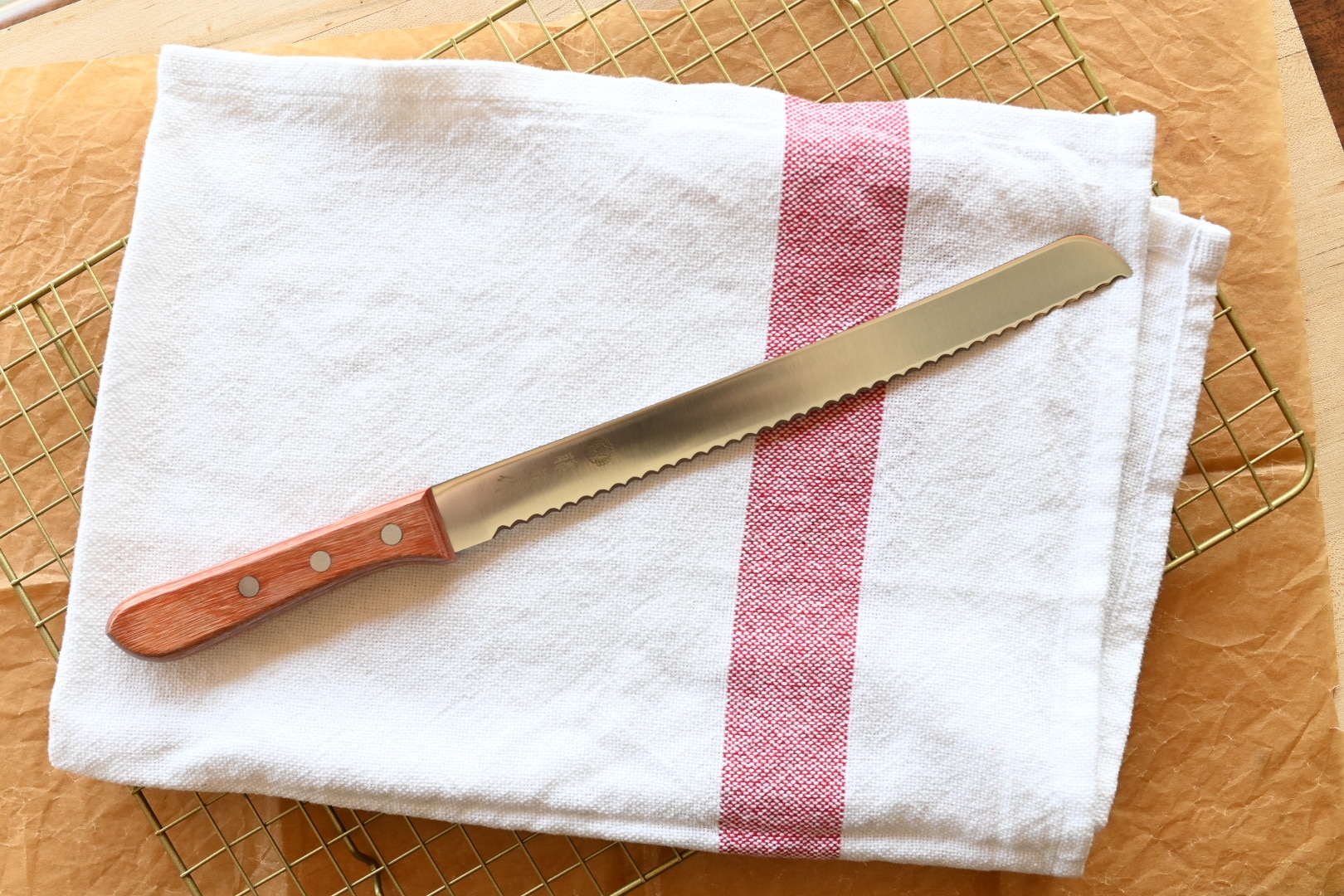 Tojiro Bread Slicer 235mm F737 Bon Ton Bakery