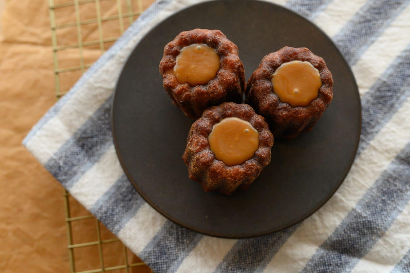 Salted Caramel Canelé de Bordeaux - Image 2