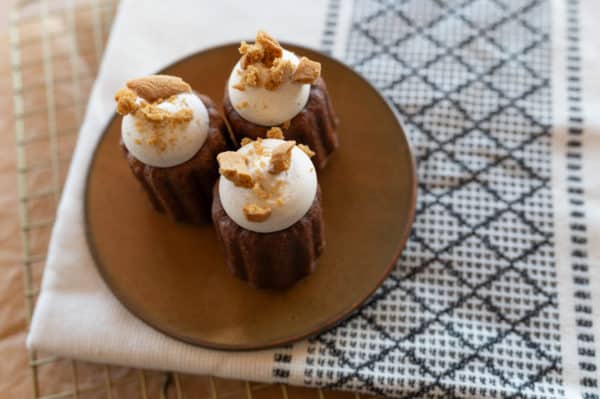 Gingerbread Canelé de Bordeaux